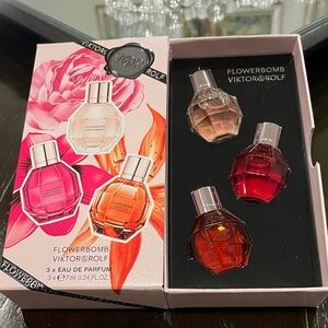 Viktor & Rolf Flowerbomb Mini Trio - Pink and Red
New, never used.